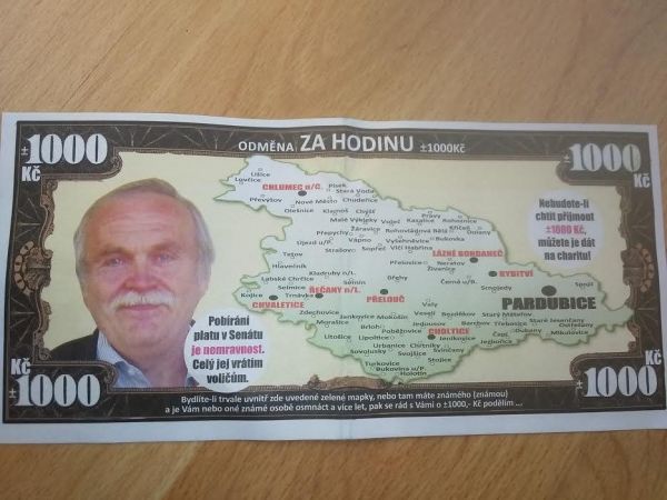 Kdo mi d&aacute; hlas, dostane tis&iacute;c korun a testy DNA k tomu.