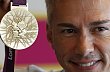 Britsk� olympijsk� v�t�z v trojskoku Jonathan Edwards se zlatou medail�