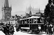 Elektrick� tramvaj na Karlov� most�, 1905