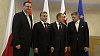 Premi�r Petr Ne�as p�ed zah�jen�m summitu EU spole�n� s p�edsedy vl�d Visegr�dsk� �ty�ky.