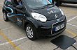 Elektromobil s nab�jec� podlo�kou