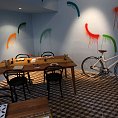 Bistro Kid� v pra�sk� letensk� ulici nab�z� ka�d� den jednu pol�vku a n�kolik sendvi�� a dezert�.