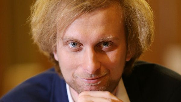 Recit&aacute;l s n&aacute;zvem Ivo Kah&aacute;nek hraje a hovo�&iacute;: Chopin, Smetana, Jan&aacute;�ek, Debussy bude m&iacute;t podobu netradi�n&iacute; talk show o klasick&eacute; hudb�.