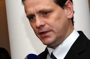Poslanec Jan Schwippel. Muž, který hlasoval proti vládě Mirka Topolánka. jan_schwippel_185x122.jpg