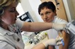 Ministryně Jurásková se nechala očkovat proti chřipce Ministryně Jurásková se nechala očkovat proti chřipce