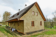 Štítky mají ukázat, jak energeticky náročný je provoz domu nebo bytu.