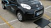 Elektromobil s nab�jec� podlo�kou
