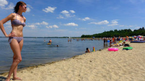 Berzdorfer See láká i na písečné pláže.