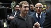 Zakladatel Facebooku Mark Zuckerberg opouští hotel Sheraton po zahájení prezentace před vstupem na burzu.