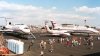 Vl�dn� Tupolev Tu 154M (letadlo zcela vpravo) na star�m ruzy�sk�m leti�ti. Sn�mek poch�z� z roku 1993