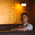 Lukáš Soukup byl ve 23 letech sous chefem v Alcronu, vařil v michelinské restauraci v Londýně, teď je šéfkuchařem Kulaťáku.