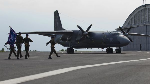 Letoun Antonov An-26