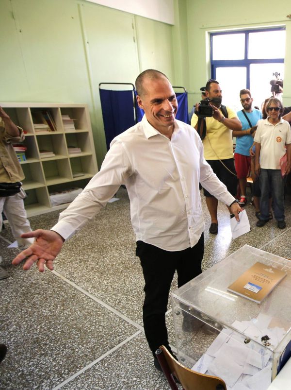 ecký ministr financí Yanis Varoufakis u volby.