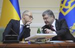 Ukrajinsk premir Arsenij Jaceuk s prezidentem Petrem Poroenkem