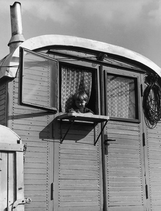 1047040741_Bez_n-zvu_kolem_roku_1956_330x433_.jpg