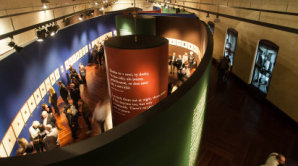 Expozice se soustřeďuje téměř výhradně na Reynkovo grafické dílo.
