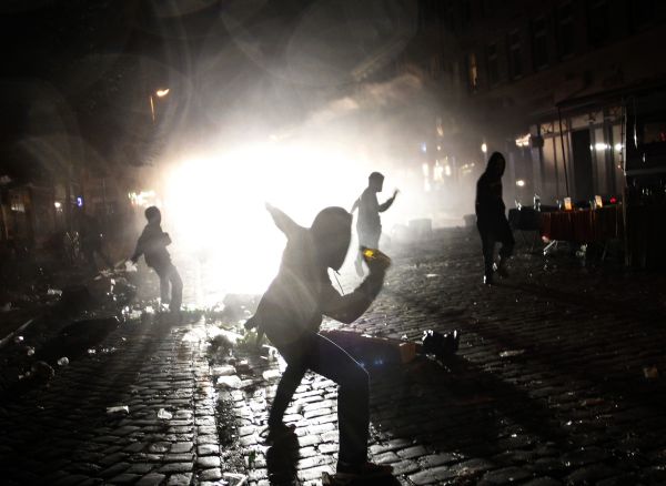 Po �udovej veselici v Nemecku zasahovali tis�cky policajtov. Sn�mka: Reuters