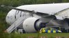 Letadlo p�kist�nsk�ch aerolini� odstaven� na leti�ti Stansted.