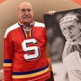 Legendární brankář Jiří Holeček slaví 70. narozeniny.