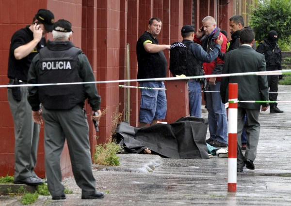 Streľba v Devínskej Novej Vsi. Foto: TASR Streľba v Devínskej Novej Vsi. Foto: TASR