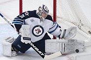Ondřej Pavelec v akci.