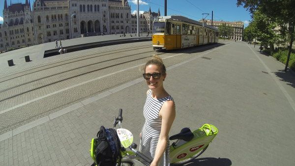 Lucie Radov&aacute; je �esk&aacute; bloggerka a cestovatelka.