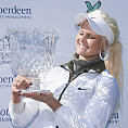 Carly Boothová šokovala vítězstvím na Scottish Open a získala místo ve startovním poli na Prague Golf Masters 2012. Golfistka Carly Boothová