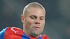 Plze�sk� obr�nce David Bystro� v souboji s Lionelem Messim.
