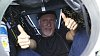 James Cameron po vyplutí na hladinu oceánu