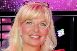 Zuzana �ap�kov� na tla�ovej konferencii k Let's Dance