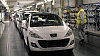 Peugeot omezuje v�robu a prod�v� sv� s�dlo