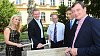 Ve vazbě je zatím bývalý hejtman David Rath, ale jednotlivé projekty procházely rukama řady lidí. Mezi ně patří i Johana Novotná (první zleva), která působila v minulosti ve firmě ML Compet.