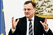 Petr Ne�as nechce sni�ovat stavy policie.