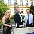 Ve vazbě je zatím bývalý hejtman David Rath, ale jednotlivé projekty procházely rukama řady lidí. Mezi ně patří i Johana Novotná (první zleva), která působila v minulosti ve firmě ML Compet.