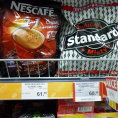 V�robek vlevo nen� k�va, a�koli ho tak obchodn�k ozna�uje.