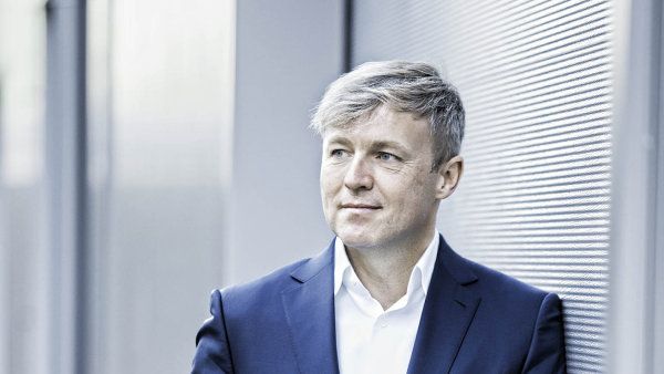 V��&iacute;m v moudrost v knih&aacute;ch. To je d�vod, pro� jsem se rozhodl zalo�it neziskov&eacute; nakladatelstv&iacute;, kter&eacute; bude p�ekl&aacute;dat a vyd&aacute;vat knihy pro u�itele, �&iacute;k&aacute; Martin Roman.