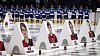 Portréty hokejistů Jaroslavle, kteří zahynuli při středečním neštěstí, na ledě arény v Minsku při smutečním setkání.