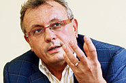 VLADIM�R DLOUH�