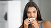 Kofeinu, antioxidant� i dal��ch zdrav� prosp�n�ch a �kodliv�ch l�tek je v k�v� stejn�. A� uva��te turka, nebo ud�l�te espresso.