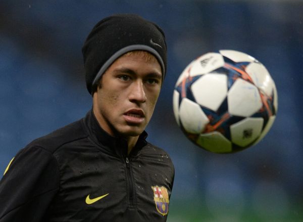 Brazilec Neymar b�hem tr&eacute;ninku