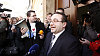ed Ministerstvem školství proběhla demonstrace na podporu Právnické fakulty Západočeské univerzity v Plzni. Na snímku ministr školství Dobeš oznamuje prodloužen akreditace o 4 roky Josef Dobeš