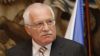 V�clav Klaus vystoupil na Pra�sk�m hrad� b�hem TK k aktu�ln� politick� situaci.11.4.2011