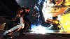 Hlavní hrdina Cole ve hře InFamous 2 ovládá sílu blesku Obrázek ze hry inFamous 2