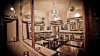 Kv�li akustice se o lidech od vedlej��ch stol� dozv�te mo�n� v�c, ne� byste cht�li.