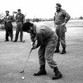 Che Guevara a Fidel Castro při golfu (březen 1961)