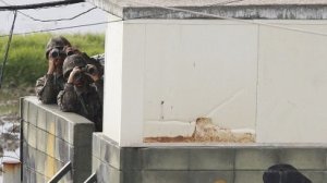 Vojáci KLDR kontrolují hranici s Jižní Koreou, 19.5.2013