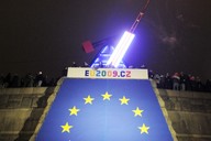 esk pedsednictv EU symbolizuje i kyvadlo na prask Letn