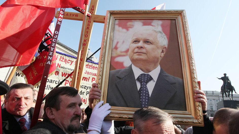 Polsko si pipomn tragdii u Smolensku, pi kter zahynul i tehdej prezident Lech Kaczyski.
