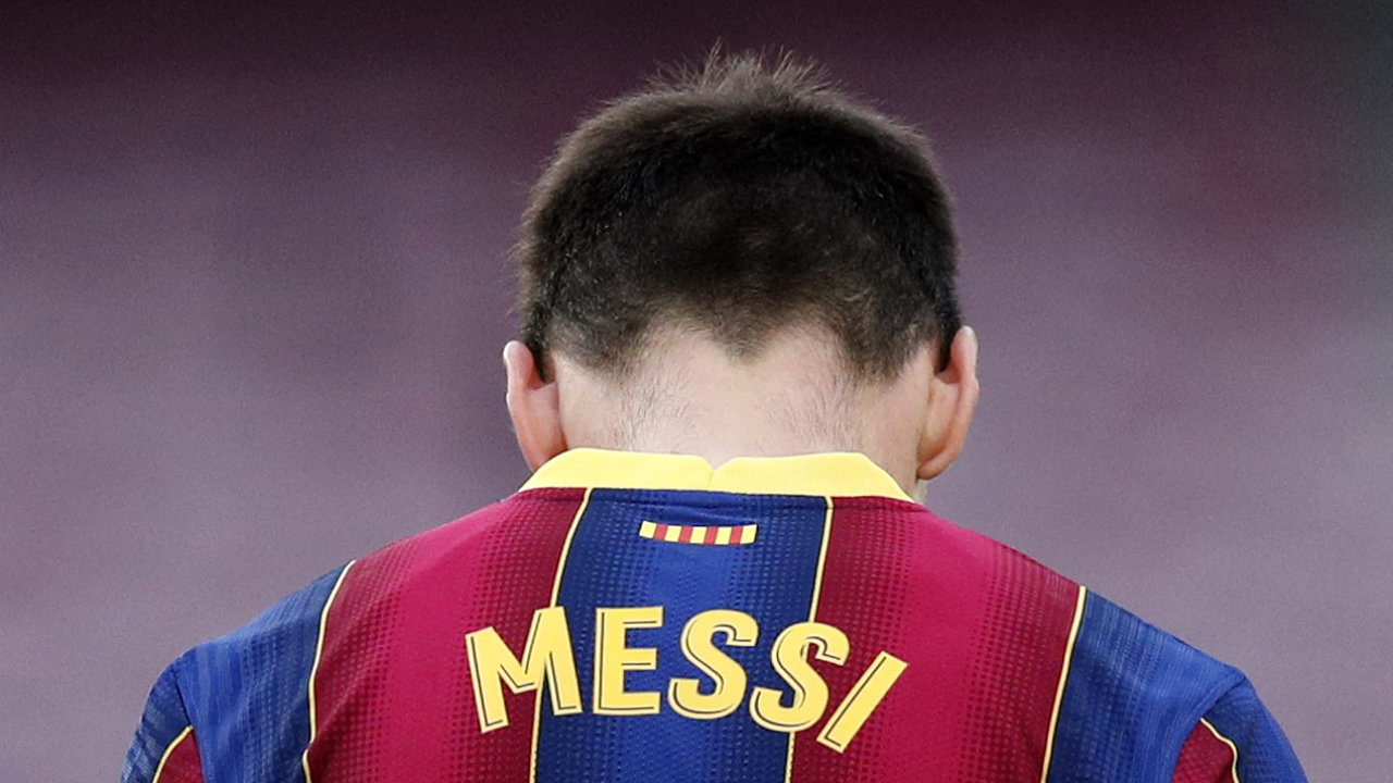 Budoucnost FC Barcelona je po odchodu Lionela Messiho velmi nejist, na argentinskm tonkovi stla cel hra panlskho klubu, kter te nem, kdo by jej nahradil, ani penze na nkup novch posil.