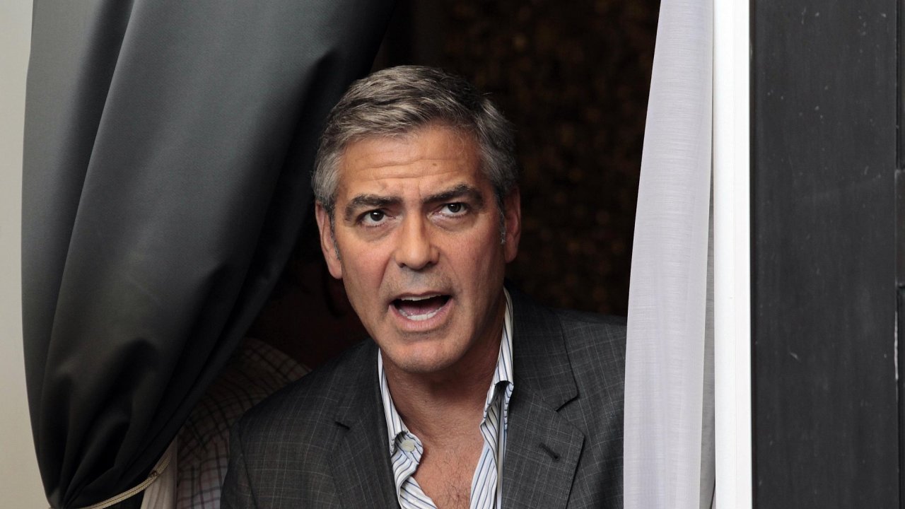 George Clooney film nejen reroval, ale tak v nm hraje guvernra Mika Morrise